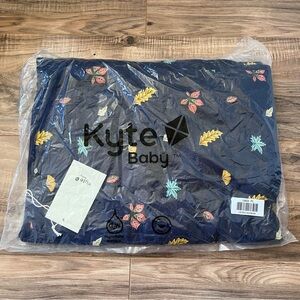 NIB Kyte Baby blanket foliage